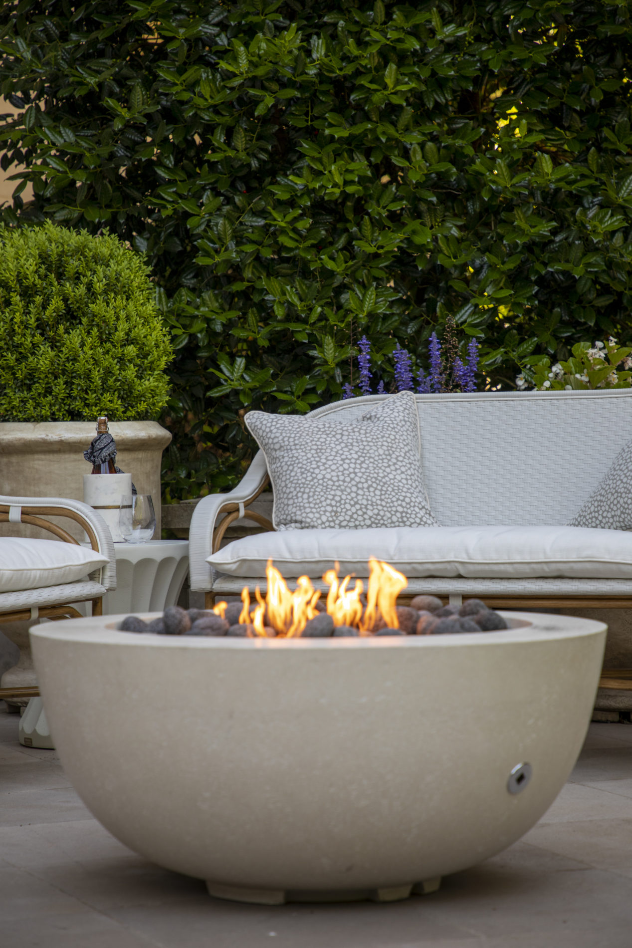 white bistro love seat